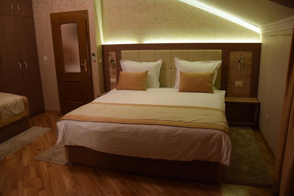 Elegance 4*