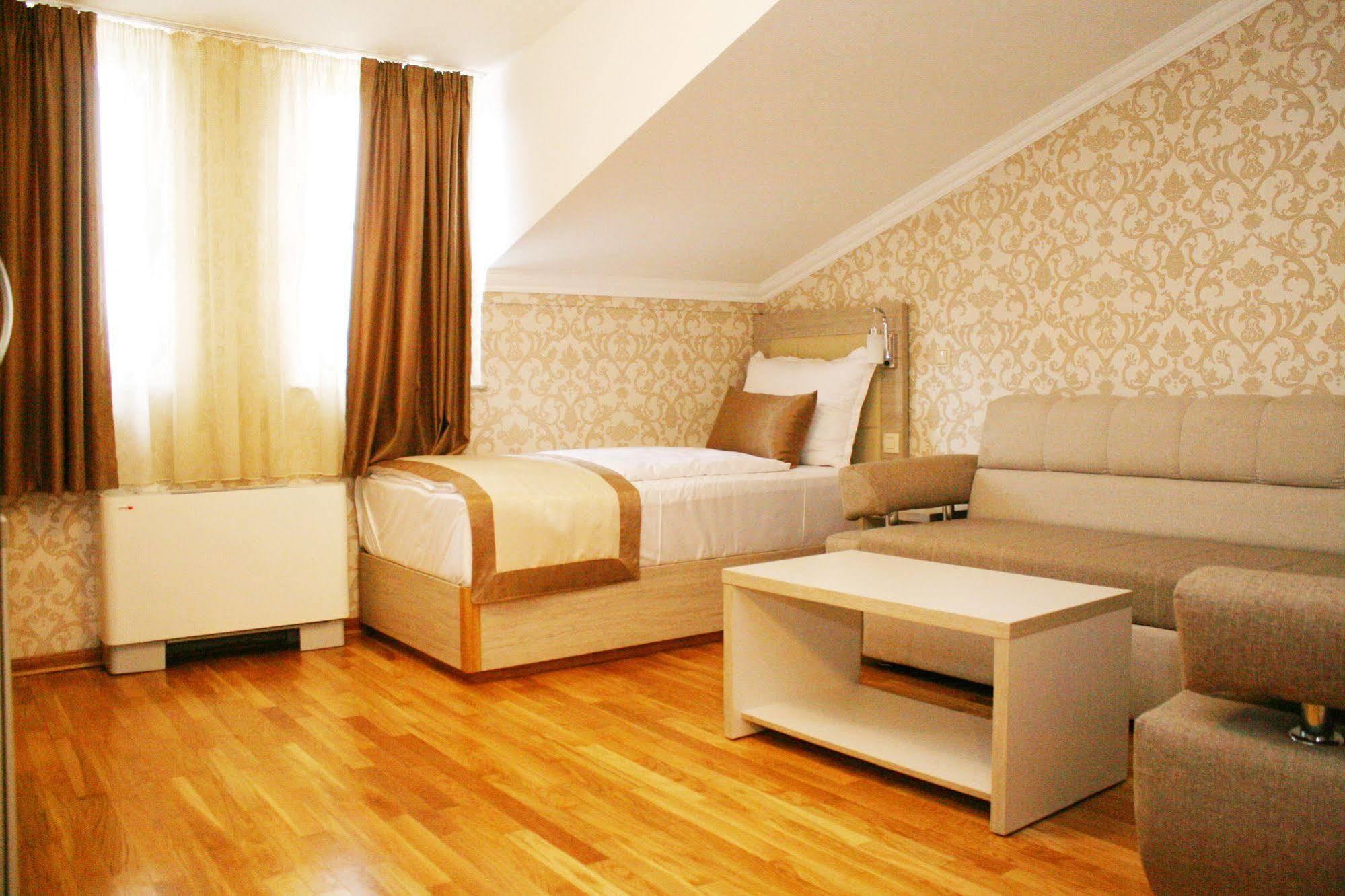 Hotel Elegance 4*