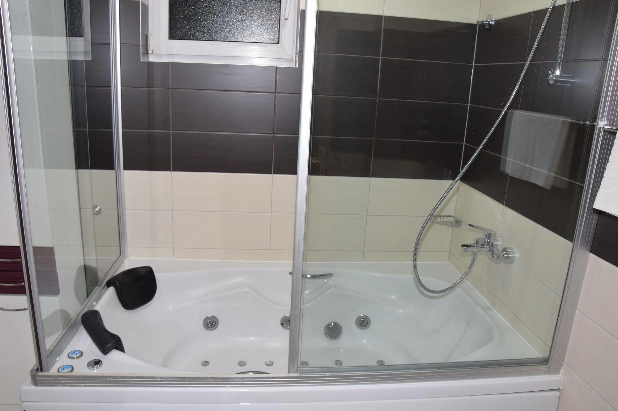 Elegance Hotel 4*